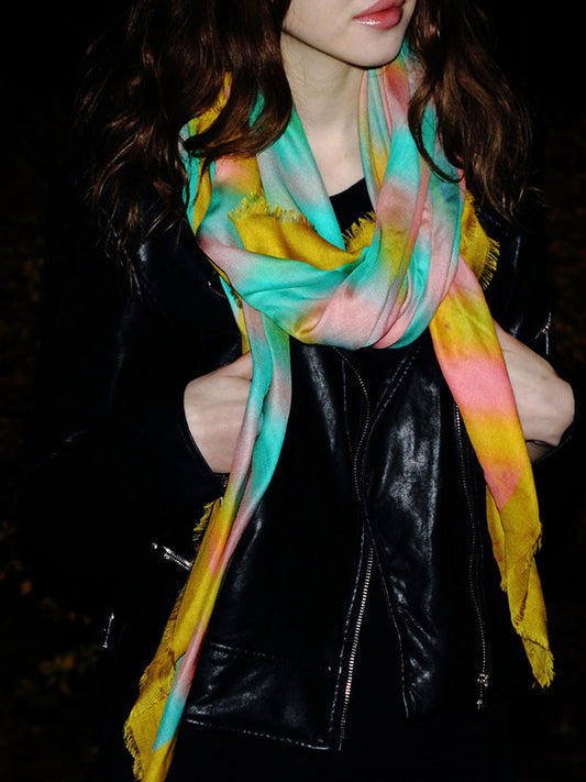 Buy stylish shawls and wraps online, in paris, taipei & tokyo. Isetan, Dover street market, Elle & Vogue for beautiful scarves for women.