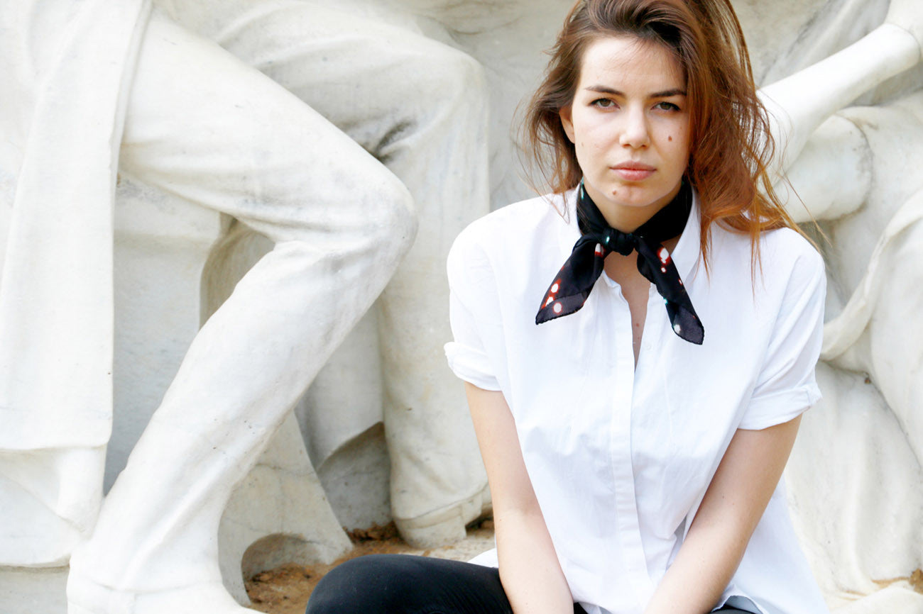 Buy luxury accessory in Paris & Tokyo! Shop bandanas & black head scarf for women. Taittinger & neck scarf styles are perfect gifts for her.