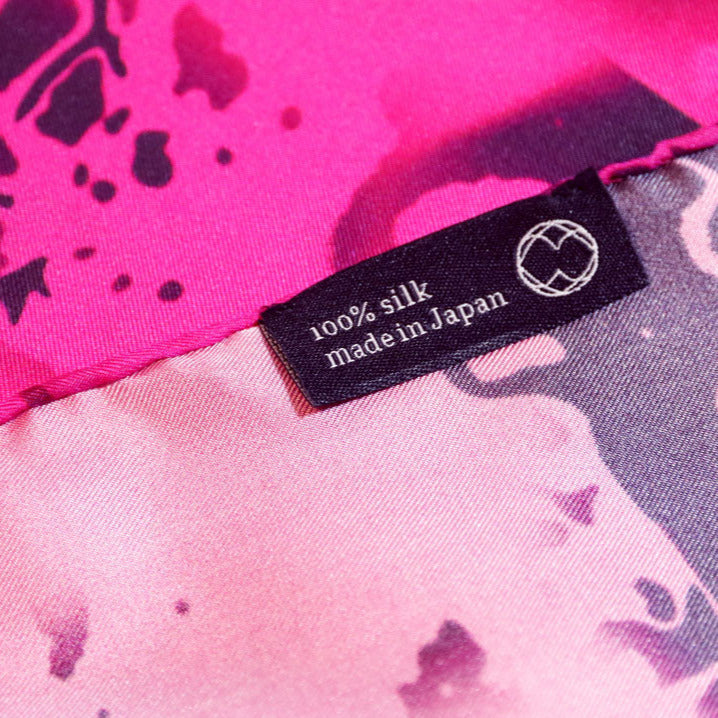 buy luxury fashion silk scarf online paris taipei tokyo carre de soie foulard isetan selfridges ssense made in kyoto 送女生禮物推薦 精品絲巾