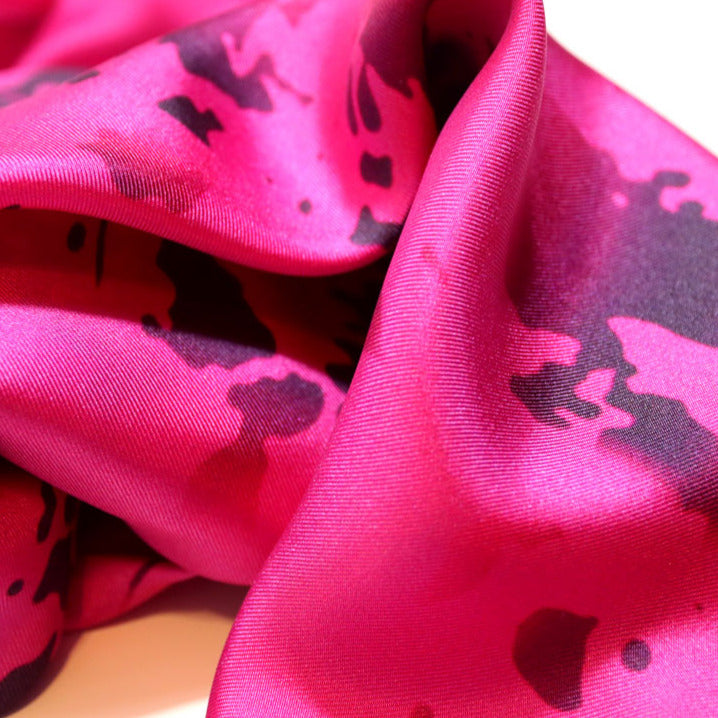 buy luxury fashion silk scarf online paris taipei tokyo from a friend of mine carre de soie foulard isetan selfridges ssense made in kyoto 送女生禮物推薦 精品絲巾