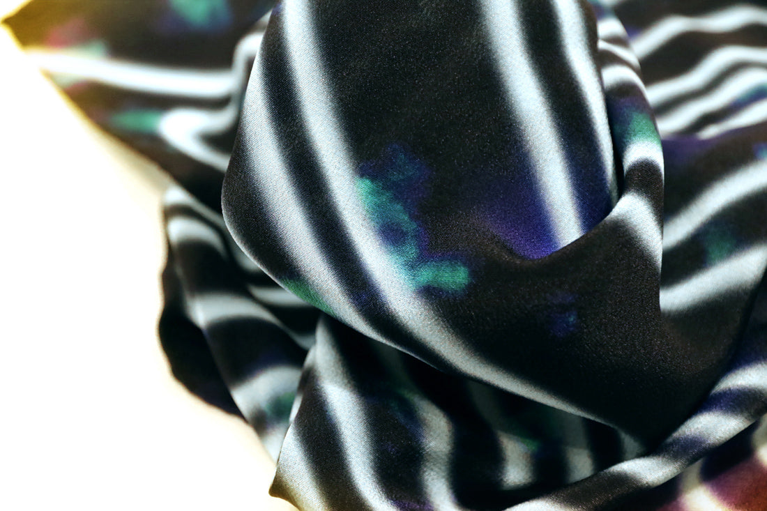 最高の品質と良い価格で美しい高級スカーフを購入する. Shop Fashion Bandana & Silk Scarf online, Paris, Taipei, Tokyo. Harrods, Isetan, David Jones.