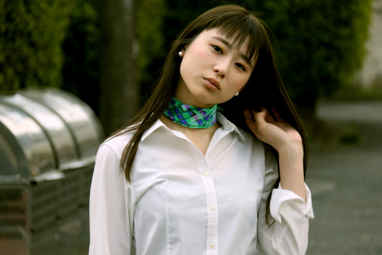 buy-stylish-fashion-purple green silk-scarfs-vetements-online-paris-taipei-tokyo-vogue-isetan-スカーフ-スカーフコーデ-harrods-dover-street-hino yuka 日乃ユカ photography nananano 買法式時尚精品絲巾義大利製