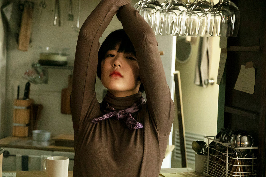 buy violet cotton satin scarf online 時尚 方巾穿搭 質感推薦 paris taipei tokyo from a friend of mine