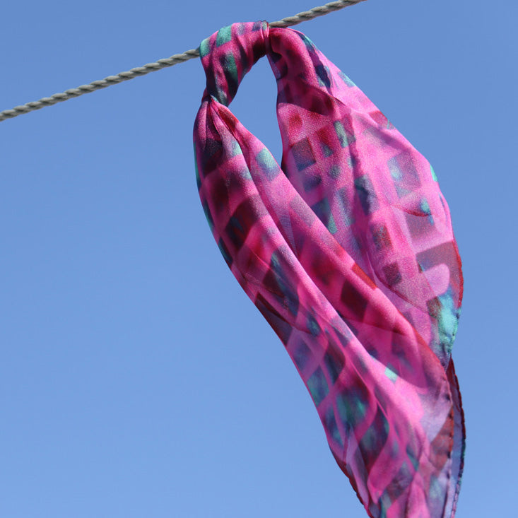 buy beautiful fashion pink silk scarves online paris taipei tokyo harrods isetan スカーフ スカーフコーデ farfetch pink brink chiffon