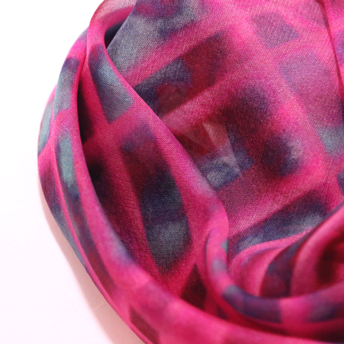 buy beautiful fashion pink silk scarves online paris taipei tokyo スカーフ スカーフコーデ harrods isetan farfetch pink brink chiffon