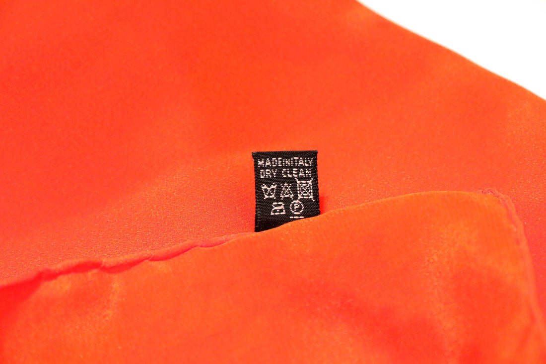 buy-red-silk-scarf-style-paris-taipei-tokyo-foulard-carre-de-soie-luxe-made in italy