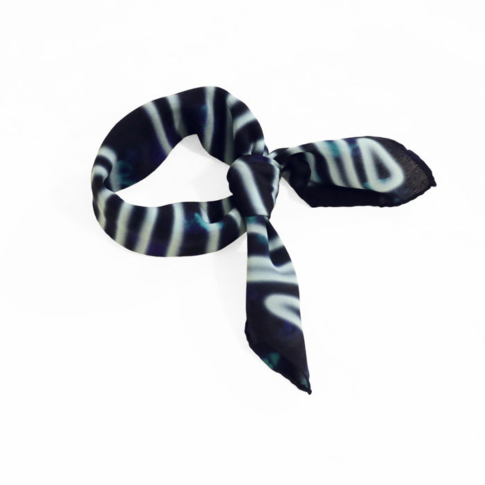 最高の品質と良い価格で美しい高級スカーフを購入する. Shop Fashion Bandana & Silk Scarf online, Paris, Taipei, Tokyo. Harrods, Isetan, David Jones.