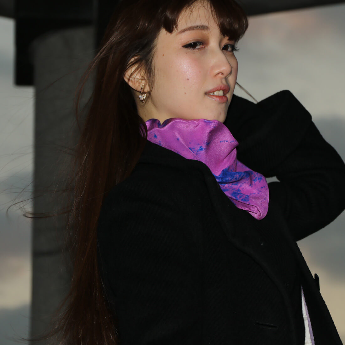 Fuchsia gift silk scarf for women; buy online paris taipei tokyo. スカーフ 通販 女性 プレゼント. 桃紅色精品絲巾.