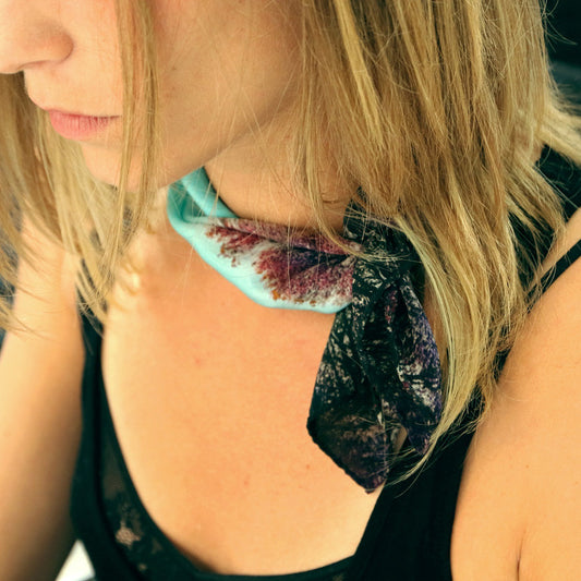 Buy Luxury Fashion Scarf Style for women Paris! Foulard de luxe en Edition Limitée. Ready for Colette, Goop, David Jones & Farfetch.