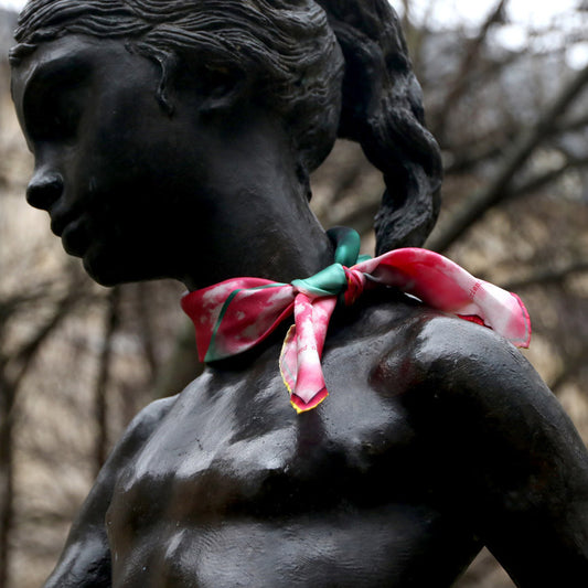 Luxury Fashion Scarf Style Paris & Tokyo from a friend of mine ! Go for Colette & Dover street market ! Foulard haut de gamme.