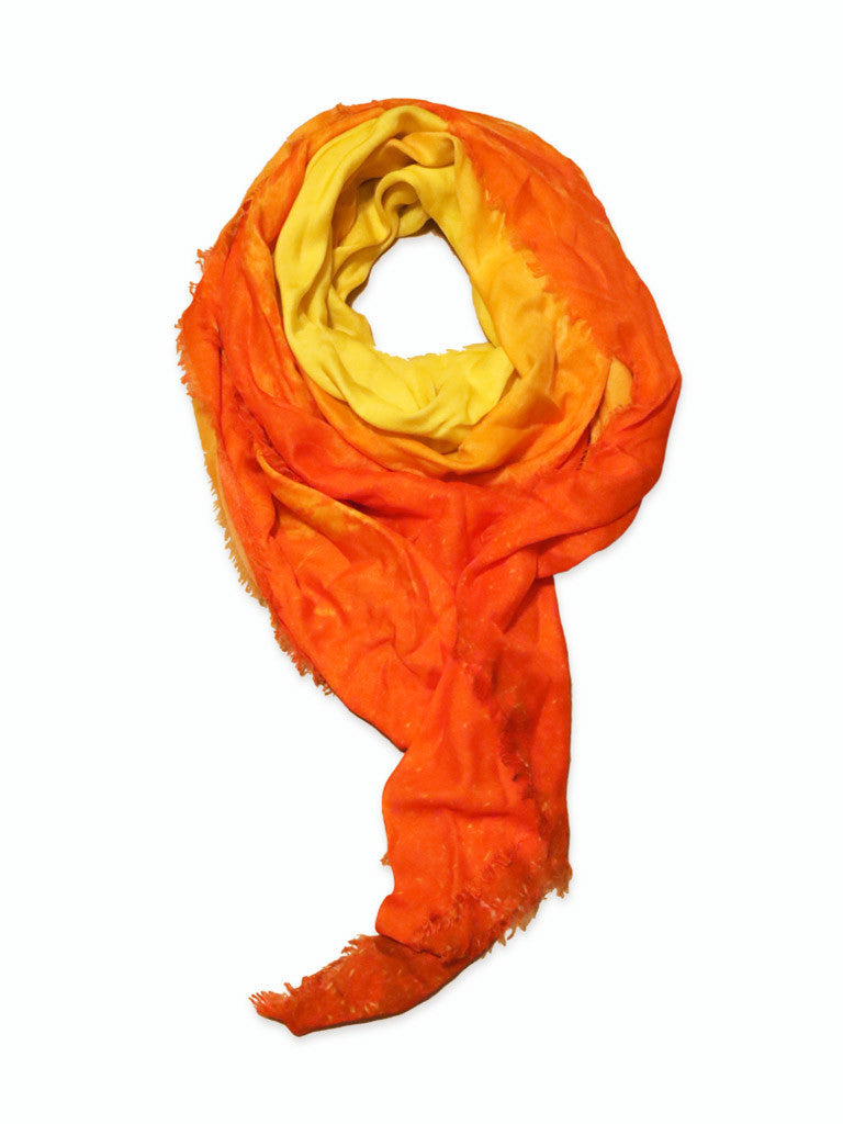 パリ、台北、大阪、東京高島屋の高級ファッションスカーフ! Buy Luxury Fashioin Orange Scarfs for women available in Takashimaya. Ready for Isetan.
