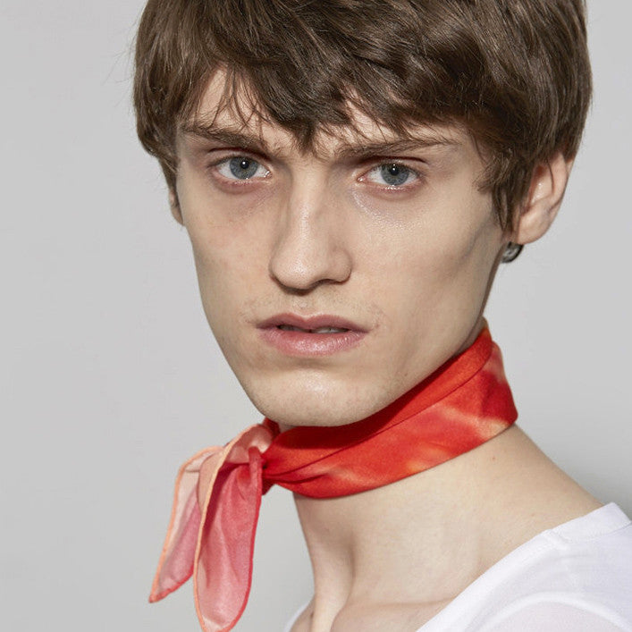 Stylish Reddish Silk Scarf in crêpe de chine "Bubble Gum Seine"!