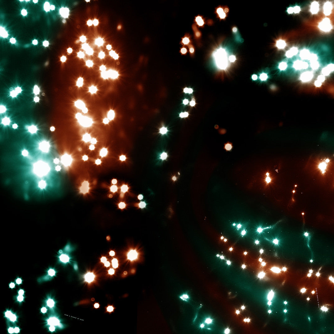 Buy luxury accessory in Paris & Tokyo! Shop bandanas & black head scarf for women. Taittinger & neck scarf styles are perfect gifts for her.