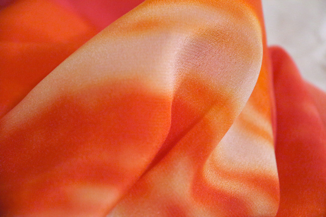 Stylish Reddish Silk Scarf in crêpe de chine "Bubble Gum Seine"!