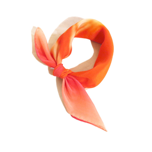 Stylish Reddish Silk Scarf in crêpe de chine "Bubble Gum Seine"!