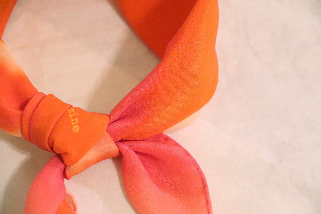 Stylish Reddish Silk Scarf in crêpe de chine "Bubble Gum Seine"!